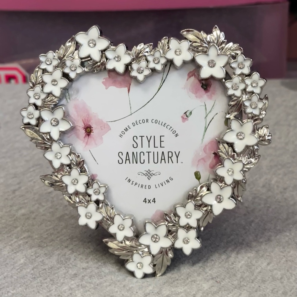 Silver Heart White Flower Picture Frame 4" x 4"